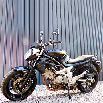 motorrad-suzuki-3col